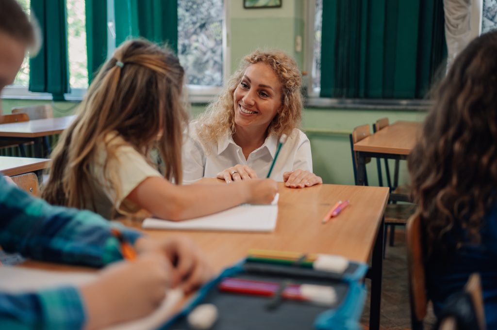 AM-article-From Critique to Growth: Understanding Feedback Engagement in Second Language Classrooms - featured image